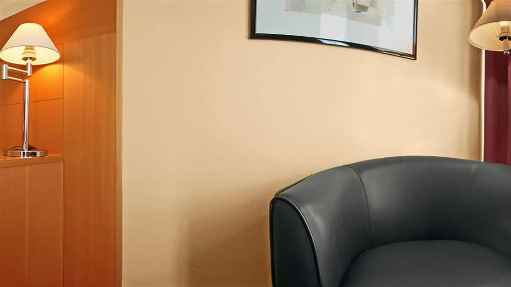 Plaza Premium Koeln Hotel