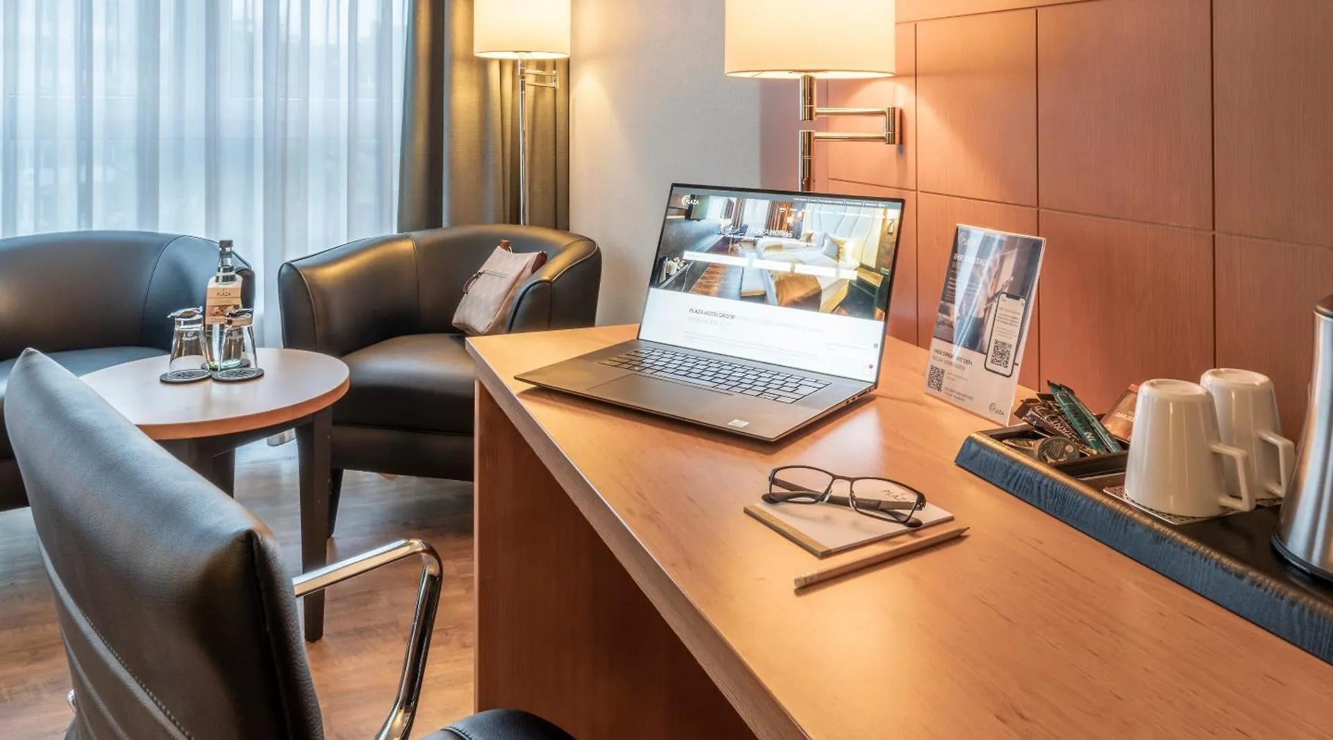 Plaza Premium Koeln Hotel