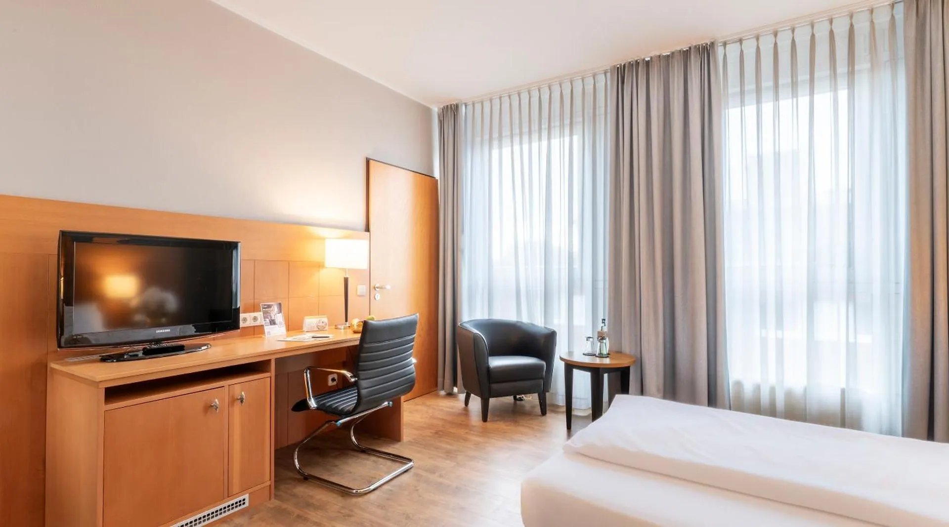 Plaza Premium Koeln Hotel  Cologne