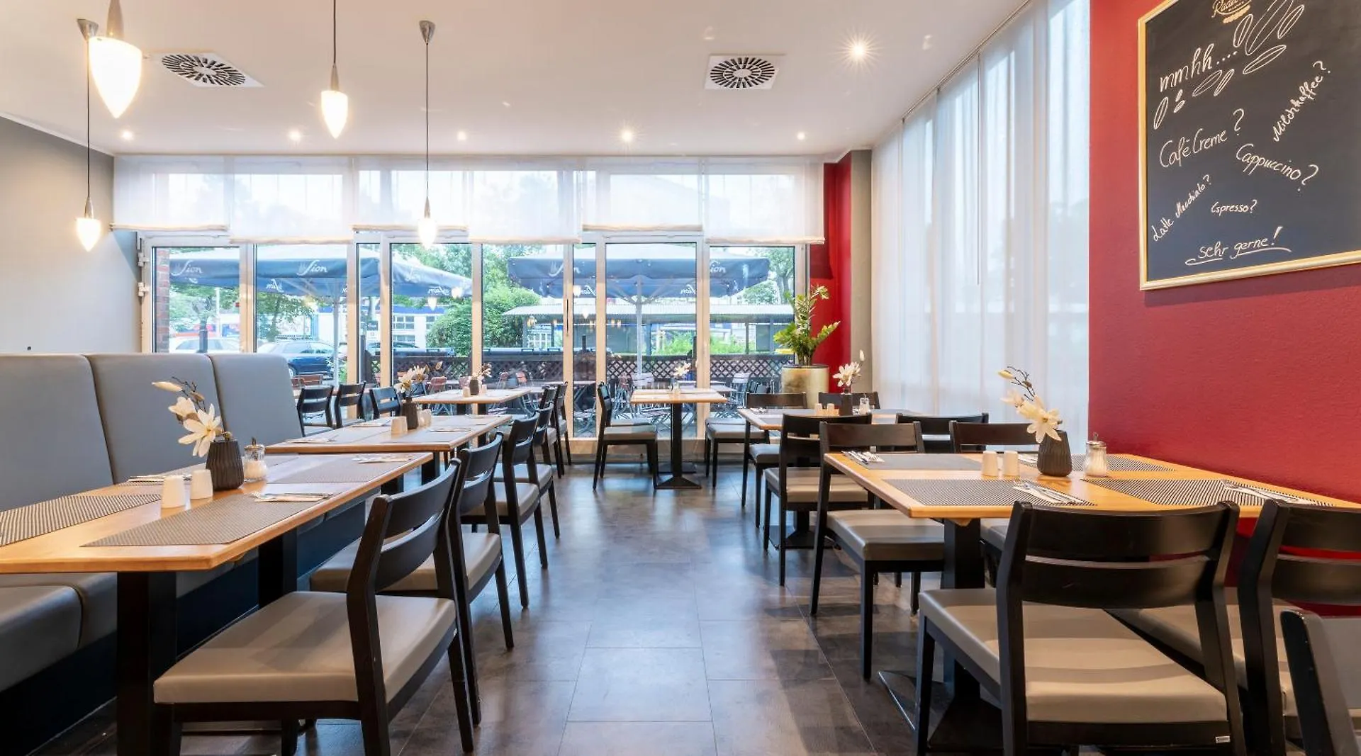 Plaza Premium Koeln Hotel