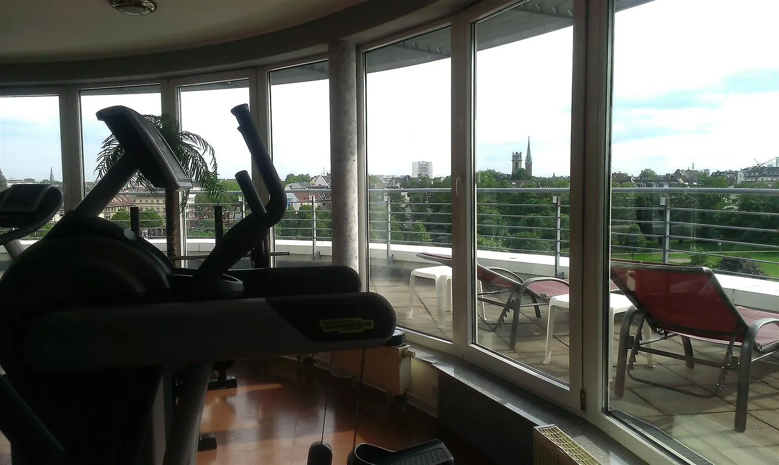 Plaza Premium Koeln Hotel
