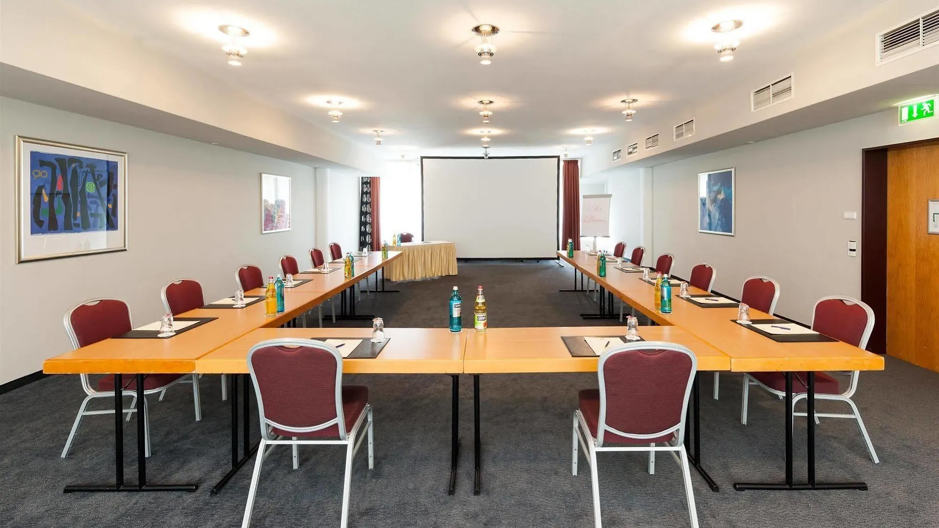 Plaza Premium Koeln Hotel 4*, Cologne