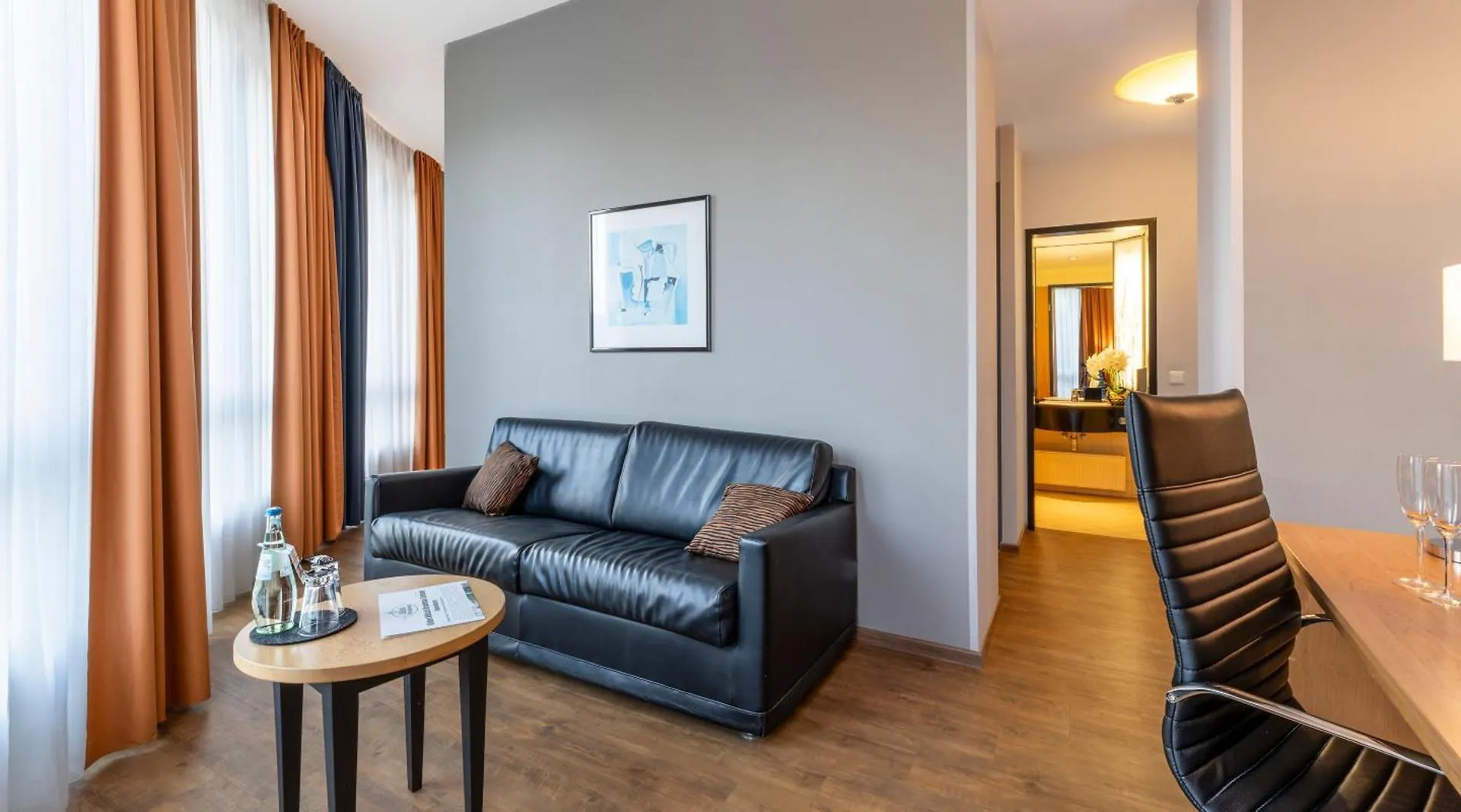 Plaza Premium Koeln Hotel