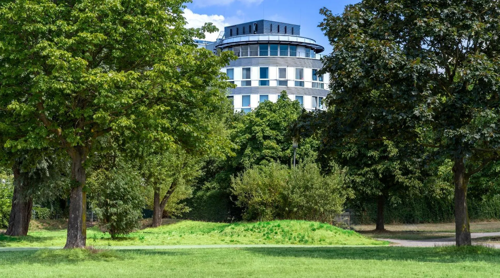 Plaza Premium Koeln Hotel